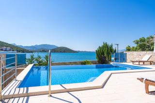 Beachfront Apartment house Hon with pool - Dubrava - 7