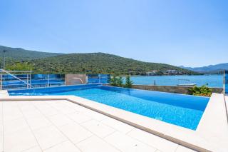 Beachfront Apartment house Hon with pool - Dubrava - 3