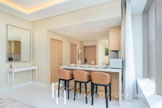 LUX Iconic Views at The Palm Tower Suite 2 - 1