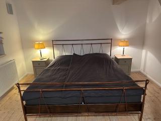 Maurine im alten Speicher - 6