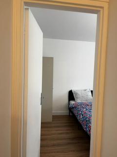 Single bed in a 2 bed dormitory room near Paris - Argenteuil - 9