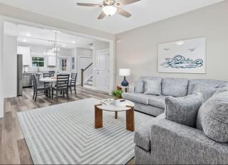 Pier View - Spacious Home Sleeps 10 - Pet Friendly - 9