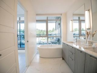 Casa Lago 5 Bed Waterfront House - Innisfil - 6
