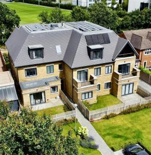 172-174 Wood Lane - Heston - 0