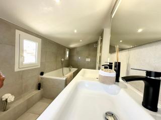 GORGEOUS BRAND NEW 2 BEDROOMS - Antibes - 6