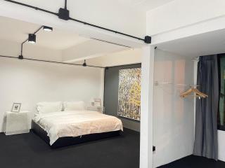 Perfect location in Chiang Mai 步行到塔佩門500米的泰式藝術民宿 - 8