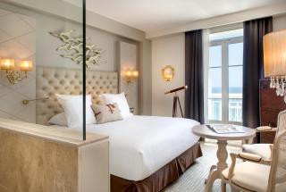 Grand Hotel Des Sablettes Plage, Curio Collection By Hilton - 3