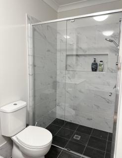 Convenient and Peaceful 4BR New House in Gregory Hills - Narellan - 2