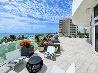 2BR Fort Lauderdale W Residence with Double Living Room, Ocean & Intercoastal Views, Brand New Sofas! - 1