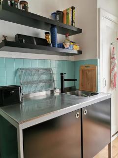 Nettes Schlafzimmer mit Gemeinschaftsbad in zentraler Lage - 2