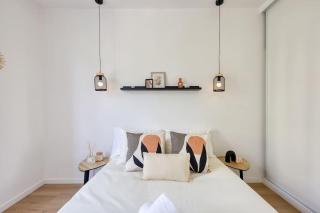 T2 parisien- 1 min à pied du Métro Ligne 13 & 14 - Paris - 9