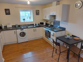 Two Bedroom Semi-detached Modern House in Birmingham - Birmingham - 4