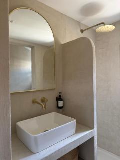 La Halte des Arènes de Nimes - Appartement Minimaliste - Ecusson Nimes - Nîmes - 4