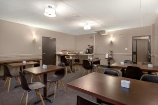 Days Inn by Wyndham Stouffville - Stouffville - 2