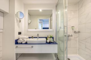 Orbi City Sea View Apartments - Batumi - 5