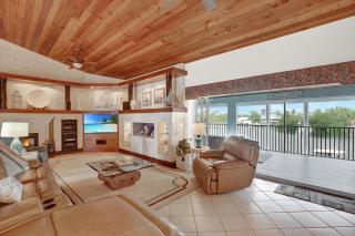180 Degrees of Ocean Views, Sitting on a Large Lagoon that Opens to Florida Bay condo - Islamorada - 2