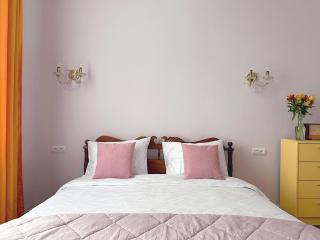 Your Cascade Home: In Yerevan Heart - 7