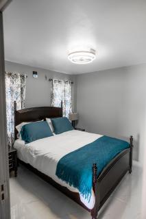 LeLuxe Cedar Valley Suite A - Woods - 8