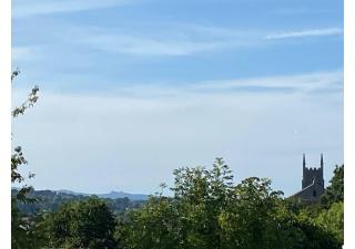 Stylish One Bed Totnes Retreat with Free Parking - 3
