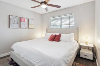 Economy King Bed Suites w Pool, Next to Downtown - Austin - 5