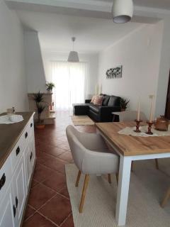 Casa das Rosas - Moradia com jardim e churrasco, Charneca da Cotovia - Sesimbra - 3