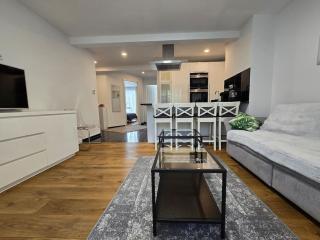 Elegantes Riverside Apartment - Cologne - 8
