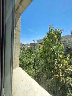 The heart of Jabal alweibdeh 2,000 SF entire apartment - Amman - 3
