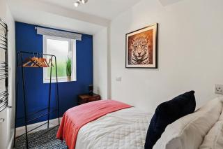 Cosy House Free Parking Close to Morden & Sutton - 5