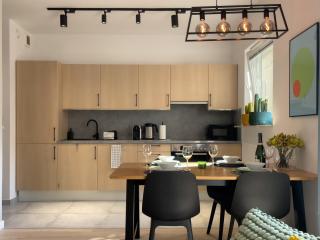 URBAN APARTMENTS Premium Baildona - 24E No 11- Balcony - Free Garage - 1