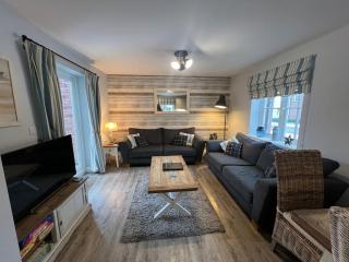 The Rockpools, 2 cottages at The Bay holiday village, Filey, dog friendly, sleep 12 - Reighton - 5