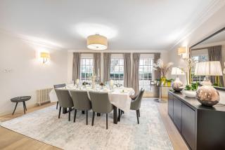 Luxury Belgravia 3BR House with Skylights, AC and Garage Parking - Londra - 6