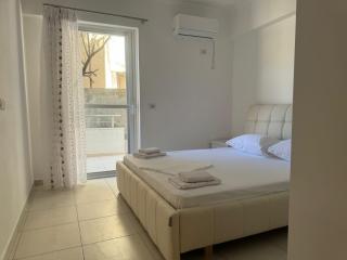 Xhulio Apartments - Saranda - 9