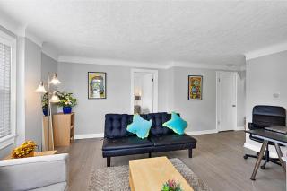 Luxury Downtown Retreat - Prime Spot - Sleeps 6 - 8