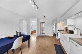 Luxury Downtown Retreat - Prime Spot - Sleeps 6 - 9