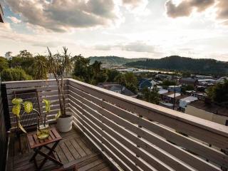 Oasis in the City - Calm 4BR Home with Gym & Sauna - 4