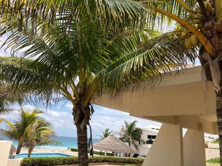 Cancun beach by Brisas - 2