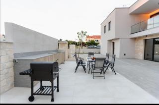 Luxury Villa Pam - Private villa with a heated pool and a summer terace with 4 bedrooms - 230 m2 NEW!! - Mandre - 4
