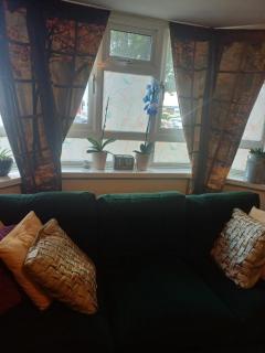 Couch bed - Elmers End - 9