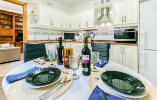 1 Bedroom Stunning Apartment In Sevilla - Sevilla - 5