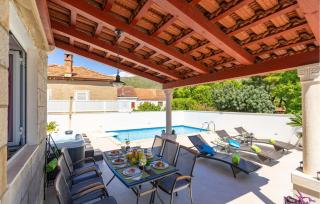 Awesome Apartment In Zaton Mali - Zaton - 2
