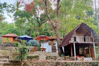 Tiu Ronton River , Bungalows Camping and Trekking - Pawenang - 0