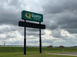 Quality Inn & Suites Salina - Salina - 4