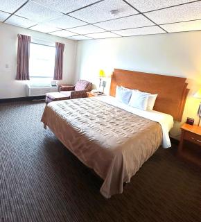 Sunflower Inn & Suites - 2