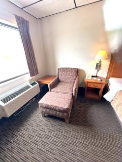 Sunflower Inn & Suites - 3