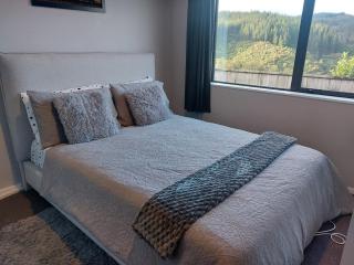 A comfortable room in Upper Hutt with views - Homestay - Upper Hutt - 0