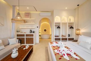 Luxe Private Pool Villa Amara 2 by Azure - Canggu - 6