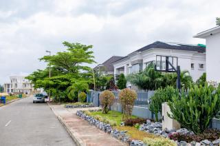 LEKKI SECRET MANSION 'n' SWIMMING POOl - Aja - 3