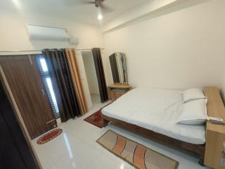 Raj Homestay- Comfortable Family Stay - Varanasi - 5