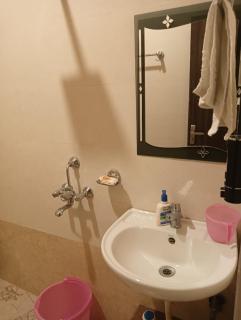 Raj Homestay- Comfortable Family Stay - Varanasi - 3