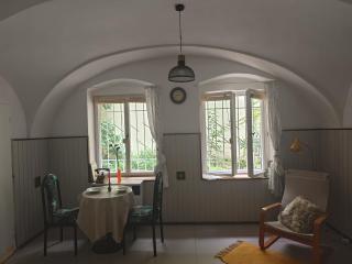 Vintage room with Garden view - Bratislava - 0